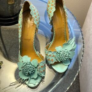 Heels BCBGMAXAZRIA LEATHER with tan lacing on heel and in pattern on toes,7 1/2
